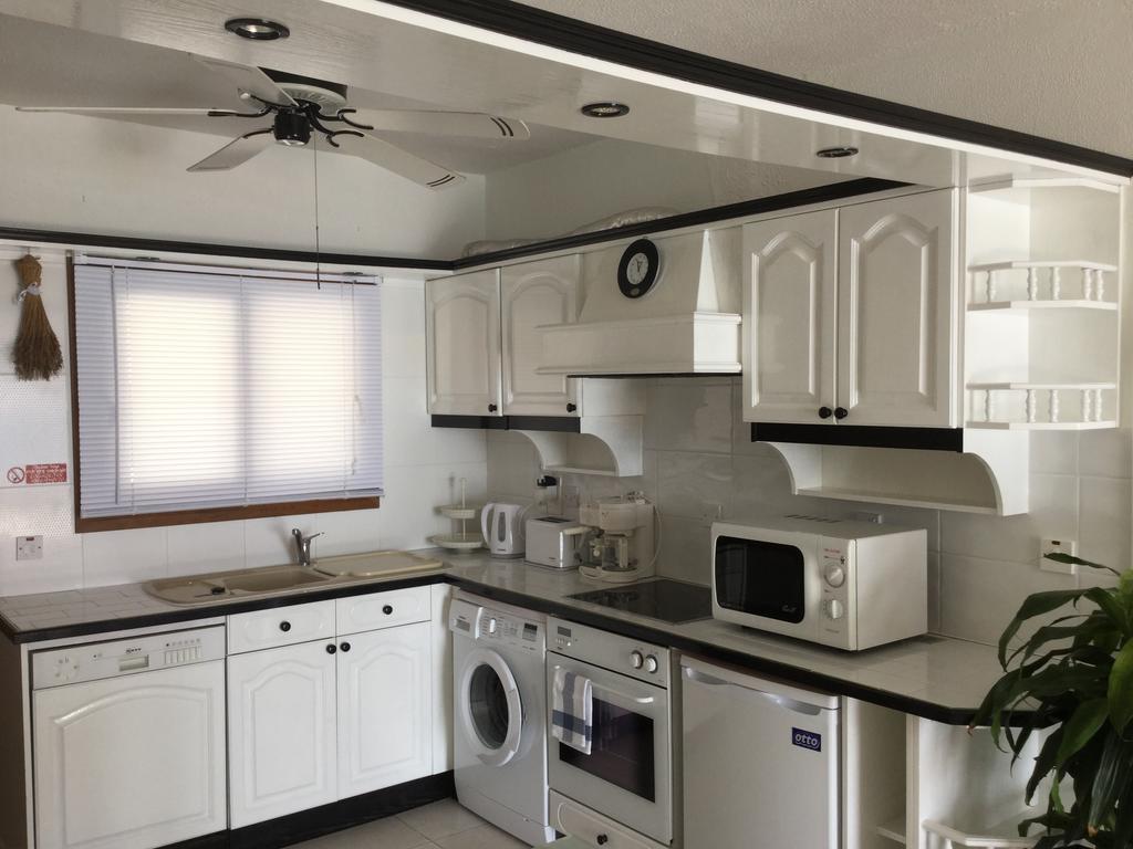 Pissouri Beach Front Apartments Екстериор снимка
